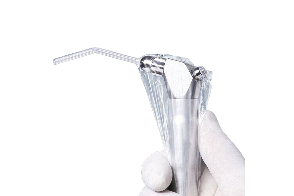 Foto illustrativa SANI-TIP in uso; siringa non inclusa; articolo venduto DENTSPLY SANI-TIP 250 pezzi standard